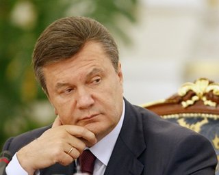 Янукович увидел заговор в повышении цен на продукты питания