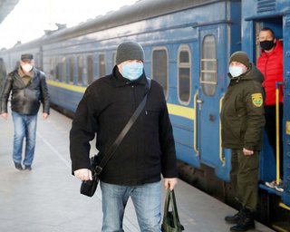 "Укрзализныця" восстанавливает сообщение почти со всеми областями