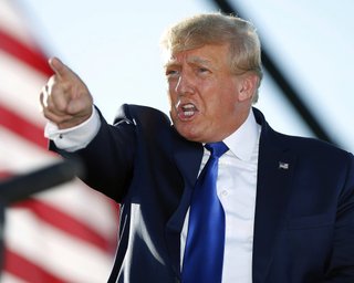 "Если бы я забрал Москву, это назвали бы плохой сделкой": Трамп обвиняет СМИ в фейках о саммите с Путиным