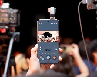 Інноваційна камера на 200 МП та потужний чип: чим здивував смартфон Honor Robot Phone (фото)