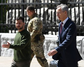 Багатомільярдний "пряник" замість запрошення до НАТО: навіщо Столтенберг приїздив до Києва