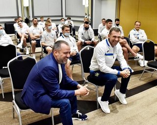 Мотивація від Зеленського і гол Шевченка: як збірна провела останній день перед Швецією (відео)