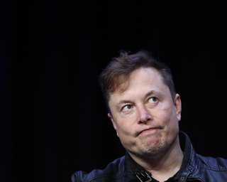 Еще до ссоры с Трампом: агентства США следили за иностранцами, которые наведывались к Маску, — СМИ