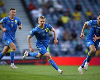 Україна — в 1/4 Євро-2020! Довбик забив за хвилину до кінця матчу, а Україна перемогла Швецію! (Відео)