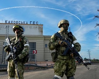 "Відхід" військ РФ з Нової Каховки: у ЗСУ говорять про психологічні операції росіян (відео)