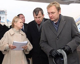 Эпидемия: Тимошенко нашла в Госкомрезерве противогазы для коней