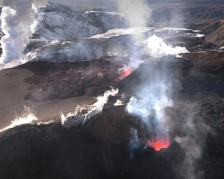 Исландский вулкан наращивает активность
