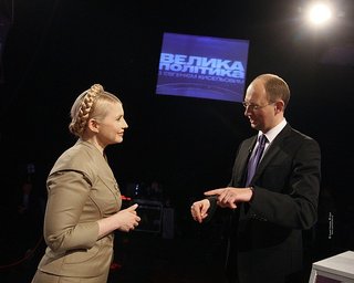 К Тимошенко в больницу приехал Яценюк 