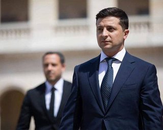 Зеленский отменил более ста пятидесяти президентских указов (Обновлено)