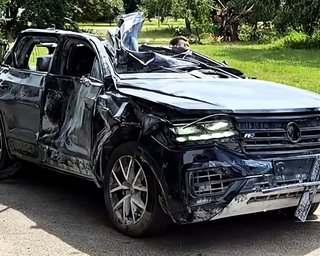 Фантастична живучість: VW Touareg із України поїхав після удару балістичної ракети (відео)