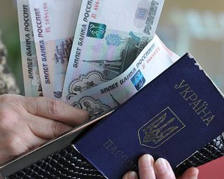 У Херсоні окупанти виводять гривню з обігу, залишаться лише рублі, — росЗМІ