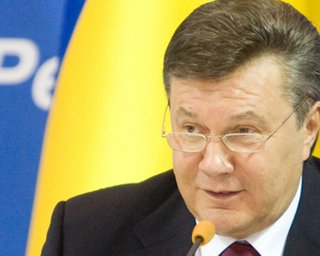 Янукович снова обещает журналистам показать Межигорье