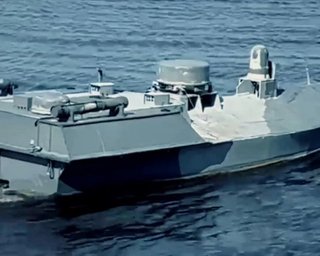 В окупованому Криму пролунали вибухи: росіяни поскаржилися на атаку морських дронів