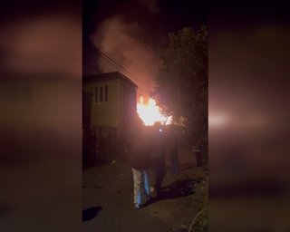 "Люди кричать": у Києві після атаки РФ палають приватні житлові будинки, по місту руйнування