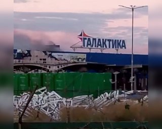 Удар дронів по Маріуполю: спалахнула пожежа в ТЦ "Галактика", — ЗМІ