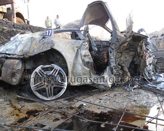 В Киеве Porsche упал в строительный котлован. Погибли 3 человека