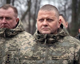 "Прослуховування" у Залужного та його помічника: що відомо, хто міг встановити пристрій (відео)