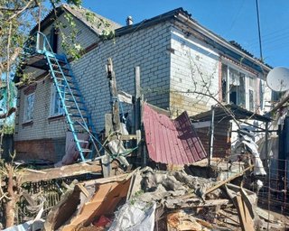 Постраждала сім'я з маленькою дитиною: ЗС РФ обстріляли будинок в Антонівці