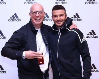 На 2 метра больше положенного: бывшего руководителя Adidas заставили снести часть его элитного дома