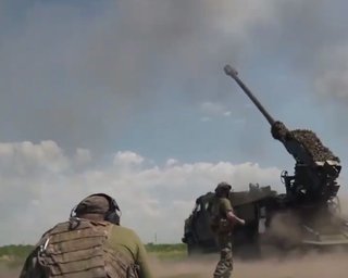 ВСУ применили сразу две произведенные в Украине 155-мм САУ "Богдана" под Бахмутом (видео)