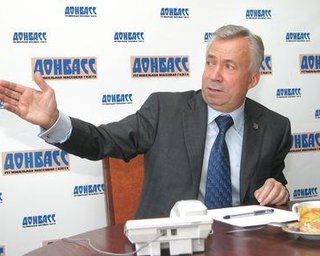Мэр Донецка не уверен, что тех, кто испортил портрет Януковича, можно назвать людьми