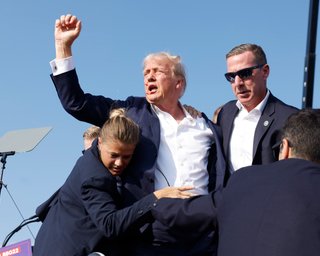 Замах на Трампа: під прицілом могли бути Байден та британська королівська сім'я, — ЗМІ