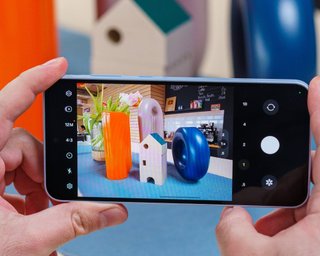 Недорогий смартфон Samsung з хорошою камерою: яку модель радить експерт (фото)