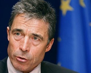 Генсек НАТО назвал условия проведения военной операции в Ливии