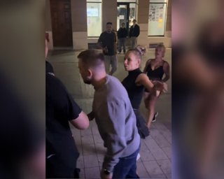 "Убирайся в Украину": две польки напали на украинцев из-за языка, — соцсети (видео)