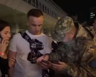 "Якби прийшли к*цапи, теж би кричали ганьба": військові відреагували на рейд ТЦК після концерту ОЕ