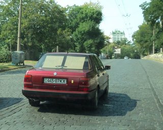 В Украине продали уникальный итальянский седан 80-х годов с двигателем Ferrari (фото)