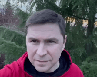 "Невдачу гарантуємо": Подоляк звернувся до росіян напередодні Нового року (відео)