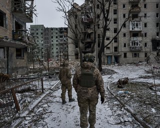 Відступ під авіабомбами, розстріли полонених: що відомо про вихід ЗСУ з Авдіївки