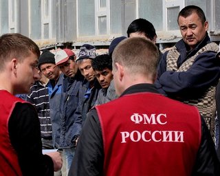 С овощебазы — на фронт: в РФ мобилизуют на войну нелегальных мигрантов, — The Times