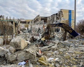 Як повернути людей додому та де знайти гроші. Довгий шлях до відновлення України