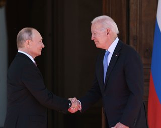 Байден і Путін провели телефонну розмову через можливе вторгнення РФ в Україну