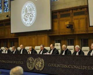 Украина в Гааге хочет обязать РФ вывести с Донбасса тяжелое вооружение и вернуть контроль над границей