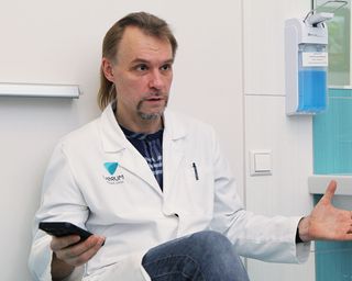 Колоть Covishield или ждать Pfizer? 12 вопросов о вакцинации в Украине