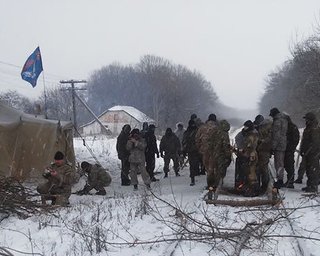 Участники блокады ОРДЛО подумывают создать вооруженные блокпосты