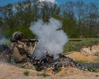 Штурм ЗС РФ на різних ділянках і удари "Ураганами": у ЗСУ розповіли про бої під Мирноградом і Покровськом
