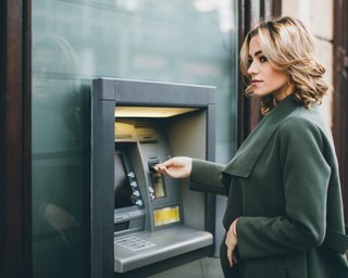 Рекордное количество наличных на руках: к чему готовятся украинцы