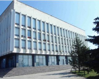 Окупанти пограбували Херсонську бібліотеку імені Олеся Гончара: вивезли безцінні видання