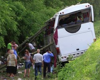 Трое пострадавших в ДТП под Черниговом россиян остаются в больнице