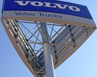 Владельцы Volvo смогут контролировать свои авто через телефон