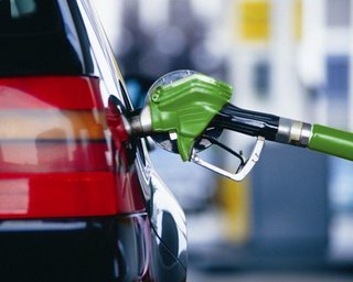 Зниження цін на нафту в світі: як зміниться вартість пального в Україні