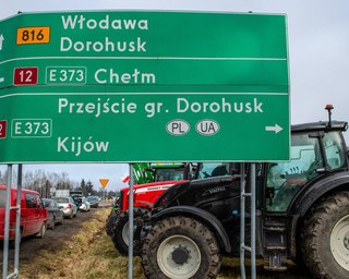 "Питання нацбезпеки": Україна закликала Польщу вільно пропускати пальне через кордон
