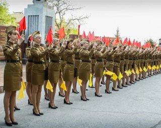 В России начали мобилизировать на войну с Украиной девушек и женщин (видео)
