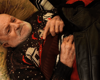 "У него были все справки": ТЦК мобилизовал единственного сына, который ухаживал за прикованным к постели мужчиной