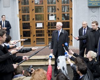 В Партии регионов уже отрицают намерение сменить премьера