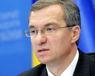 В проекте Госбюджета-2012 деньги на реформы Януковича отсутствуют, - Шлапак